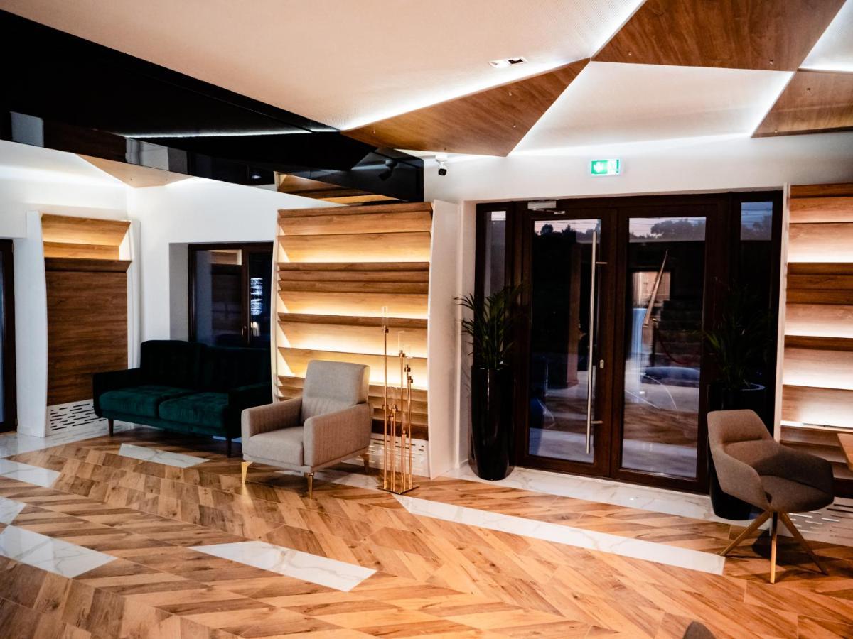 Hotel Goya Boutique à Târgu Jiu Extérieur photo