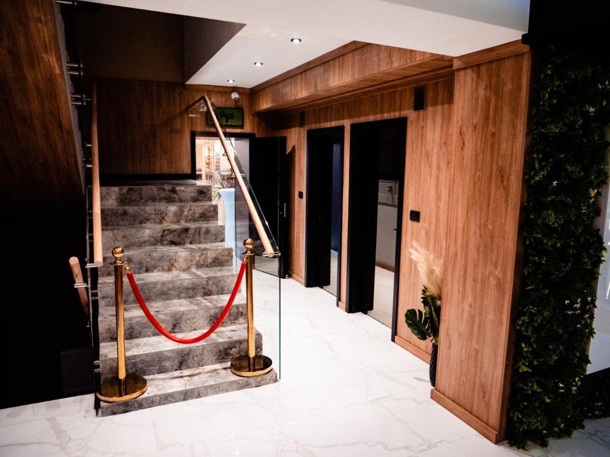 Hotel Goya Boutique à Târgu Jiu Extérieur photo