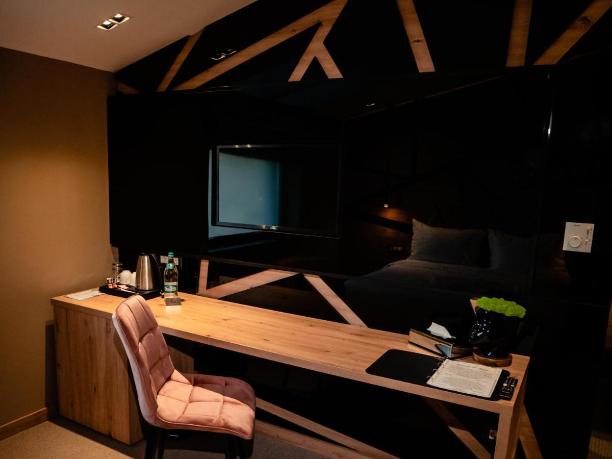 Hotel Goya Boutique à Târgu Jiu Extérieur photo