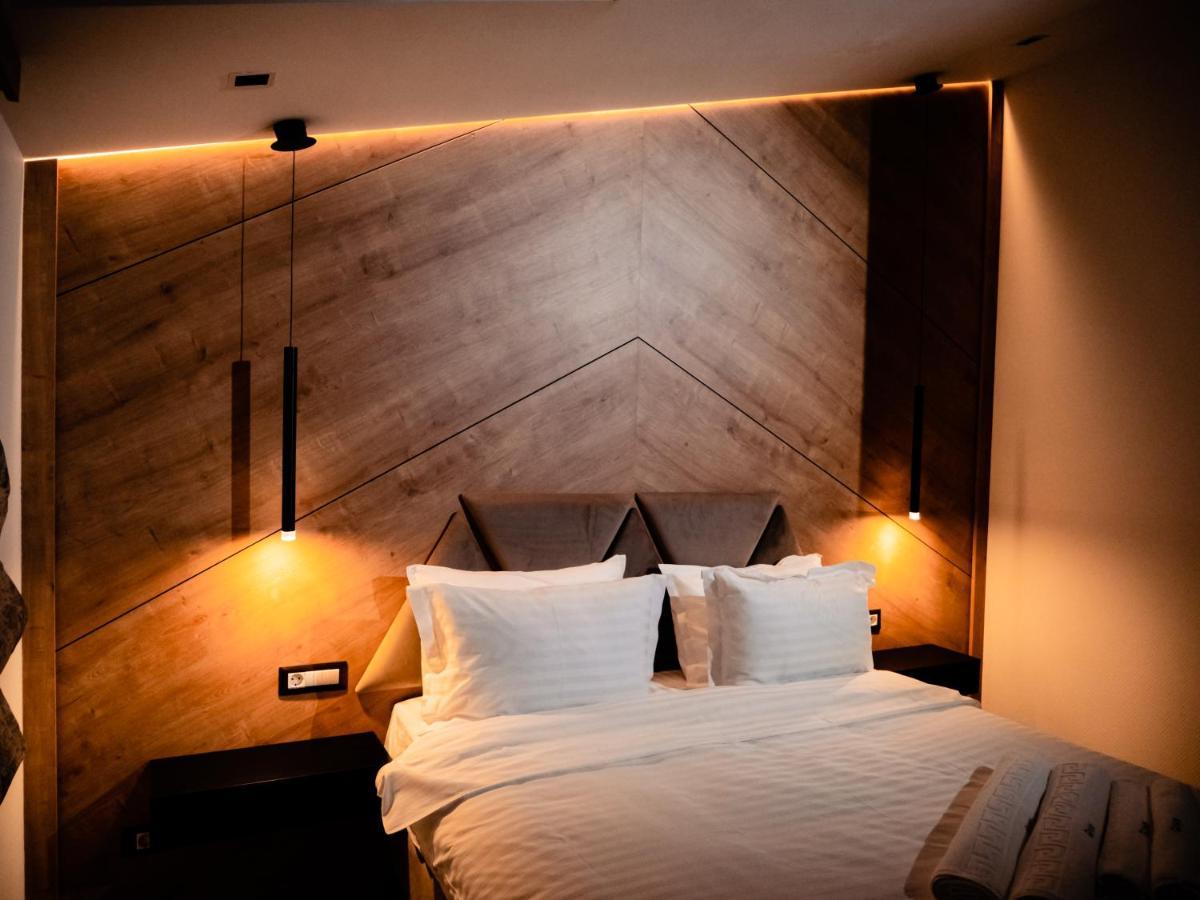 Hotel Goya Boutique à Târgu Jiu Extérieur photo