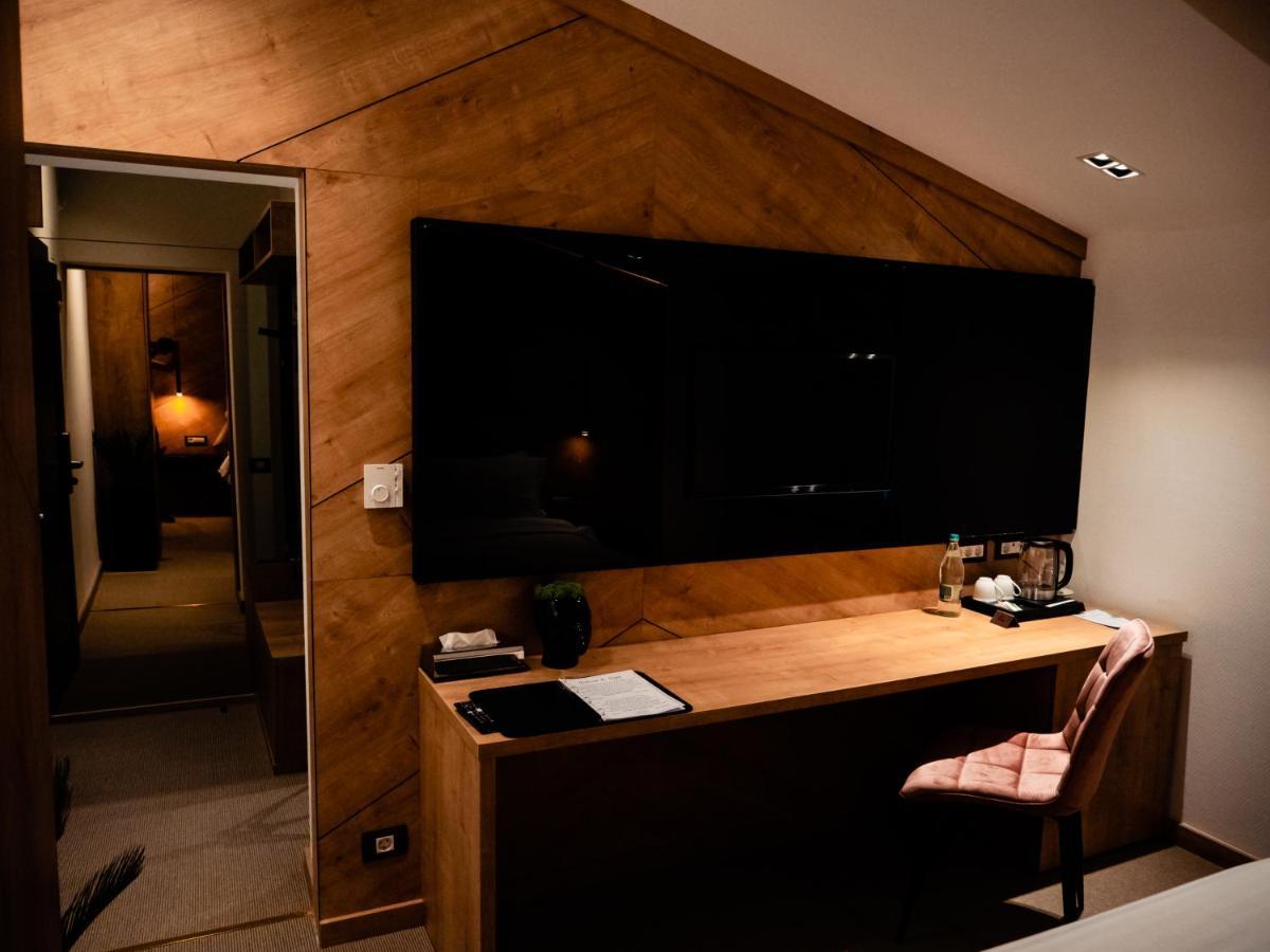 Hotel Goya Boutique à Târgu Jiu Extérieur photo