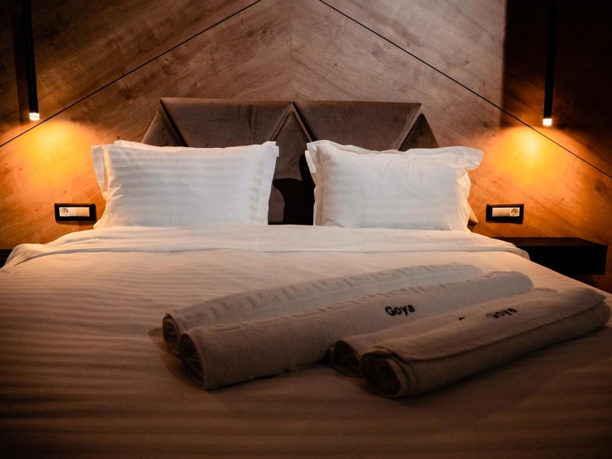 Hotel Goya Boutique à Târgu Jiu Extérieur photo