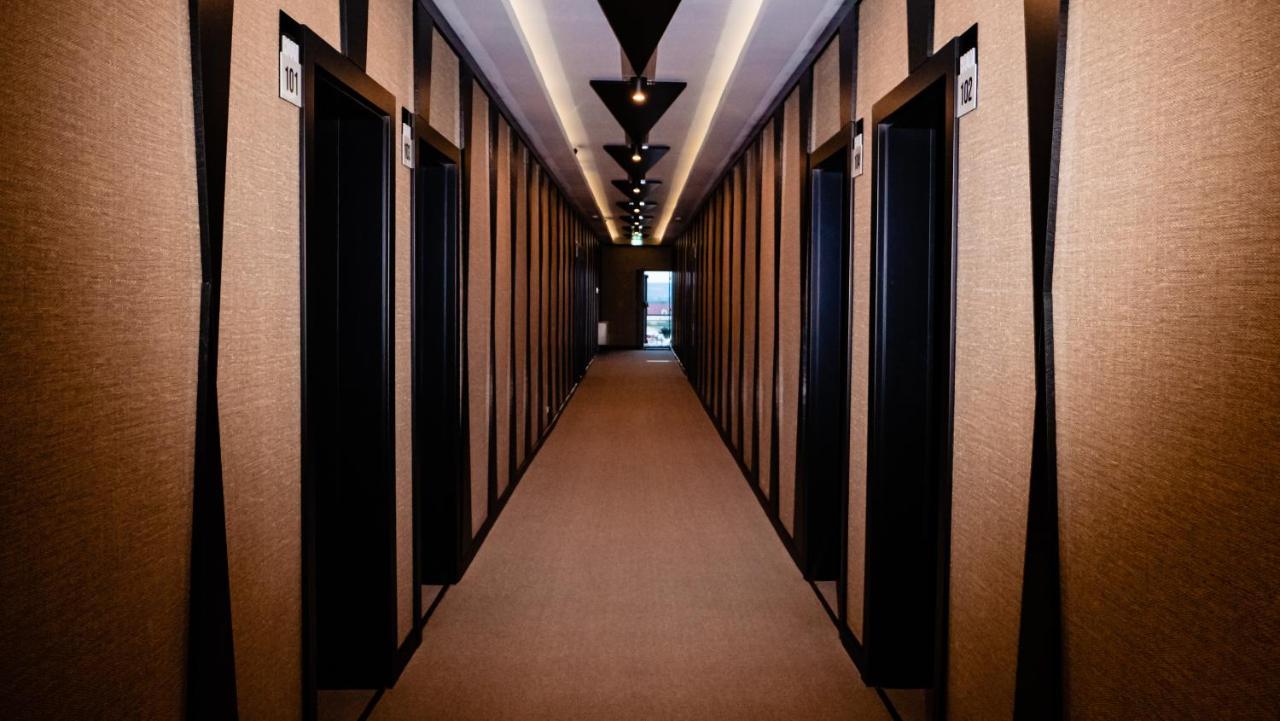 Hotel Goya Boutique à Târgu Jiu Extérieur photo
