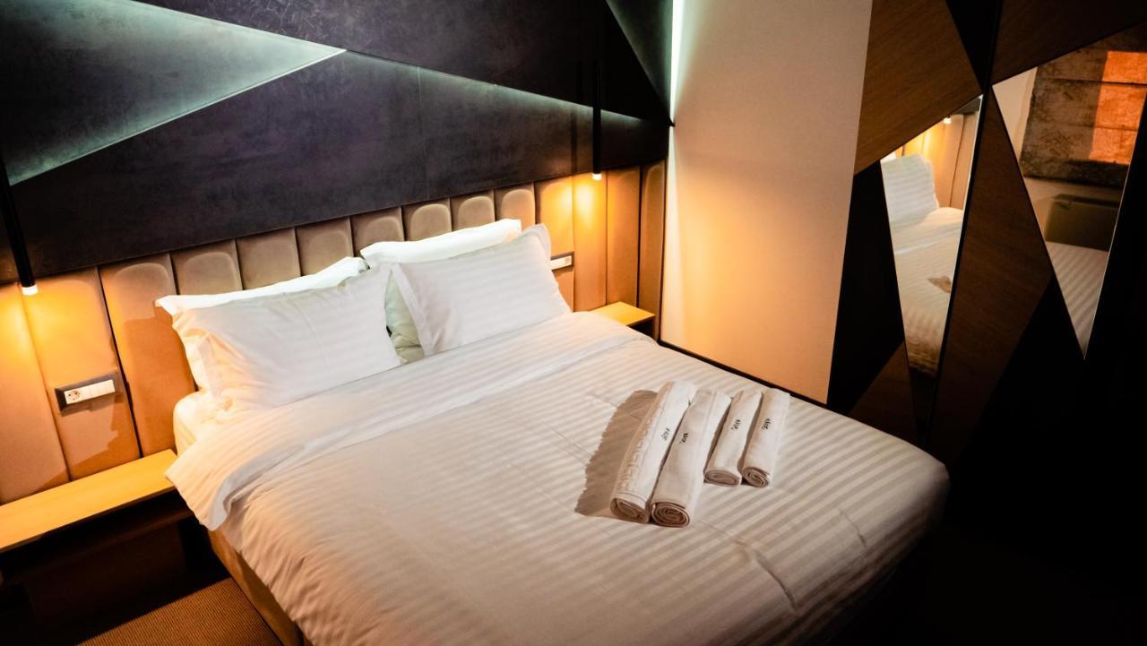 Hotel Goya Boutique à Târgu Jiu Extérieur photo