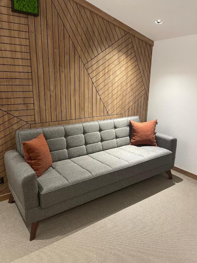 Hotel Goya Boutique à Târgu Jiu Extérieur photo