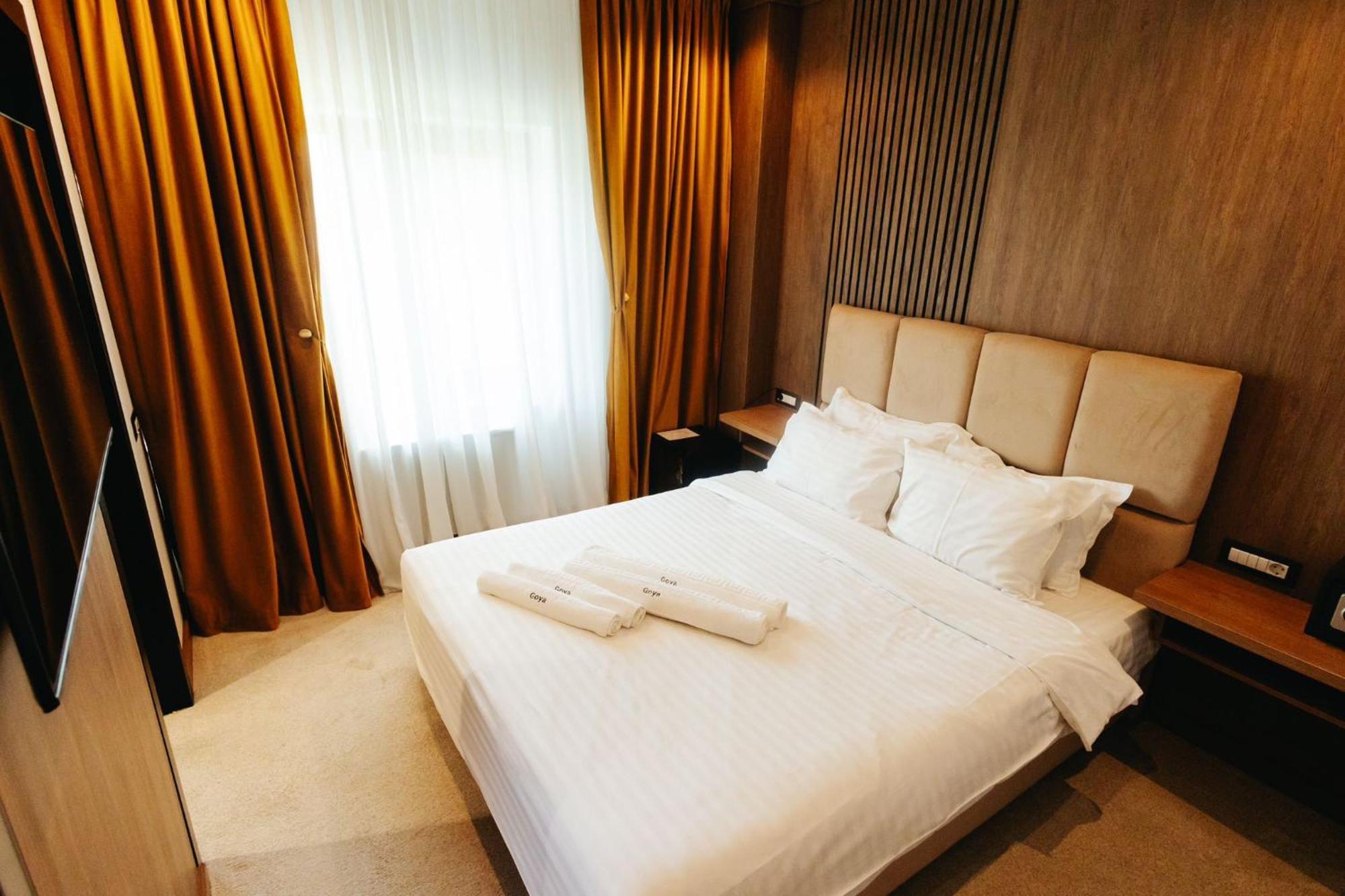 Hotel Goya Boutique à Târgu Jiu Extérieur photo